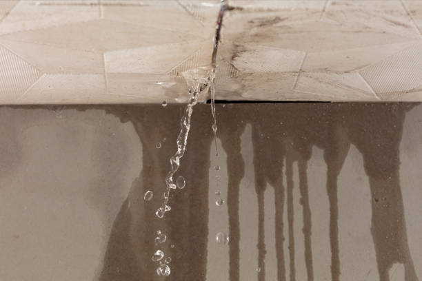 Professional Water Extraction technician working in Coquille, OR